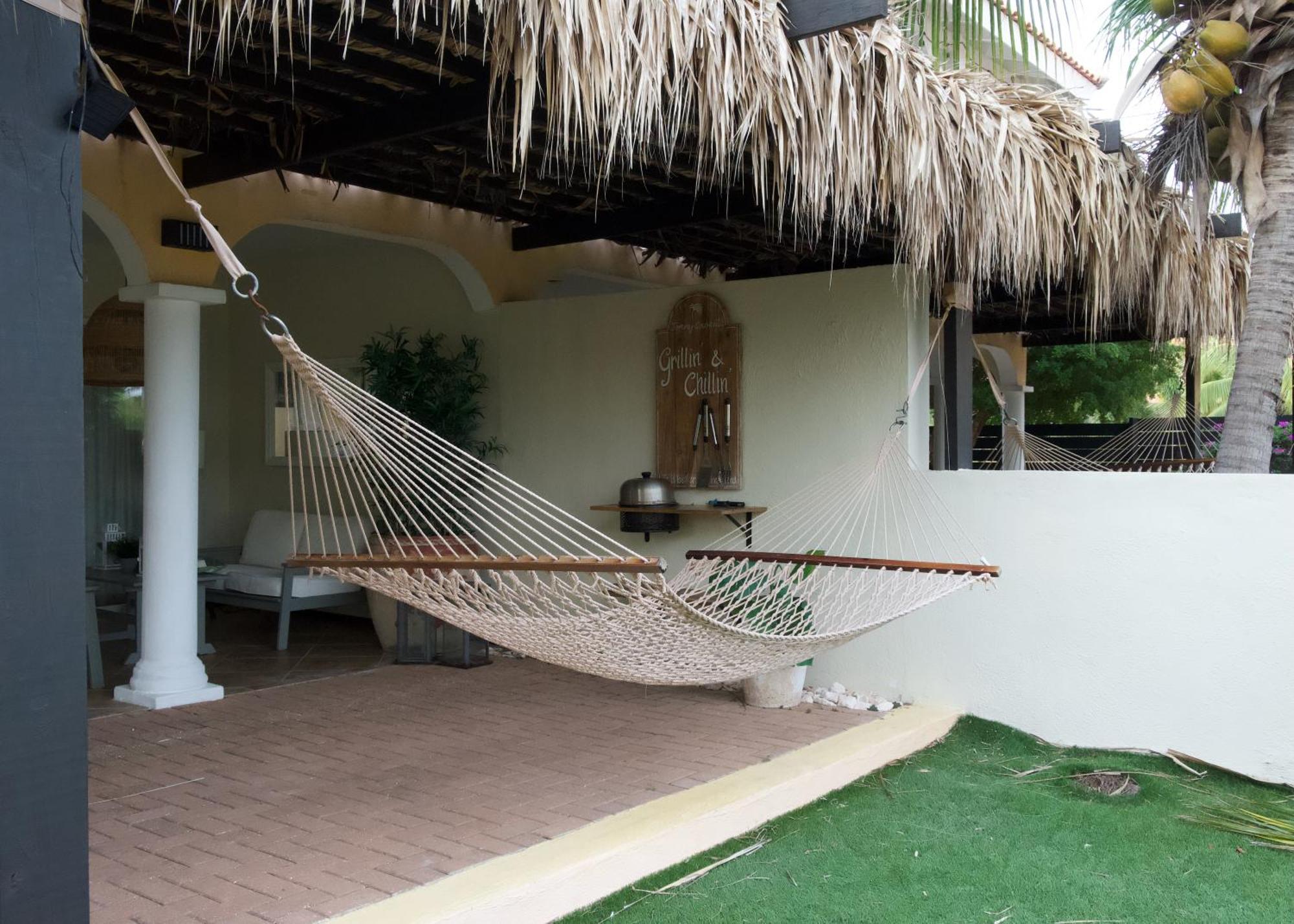 Luxury Appt For 6: Mesmerizing Spanish Water View Jan Thiel Eksteriør billede