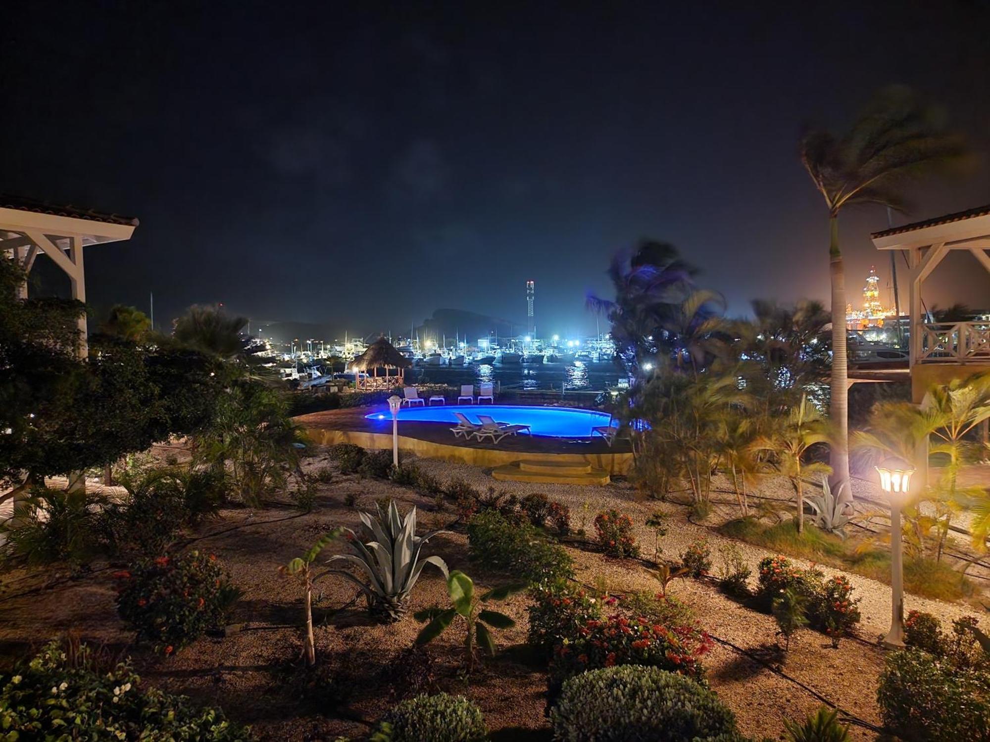 Luxury Appt For 6: Mesmerizing Spanish Water View Jan Thiel Eksteriør billede